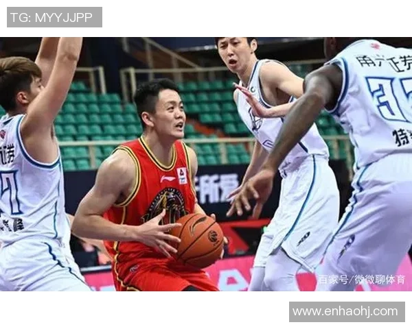 武汉篮球队在选拔赛中以75分稳居积分榜首位,表现抢眼